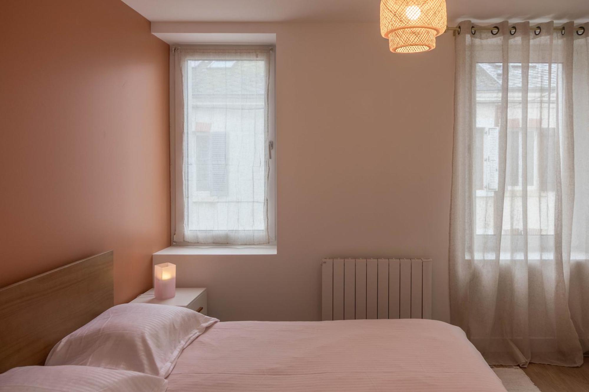 Beau Quartier Et Central, Maison Spacieuse Avec Cour, 3 Chambres, 3 Salles De Bains A 10 Min A Pied De La Gare Орлеан Екстериор снимка